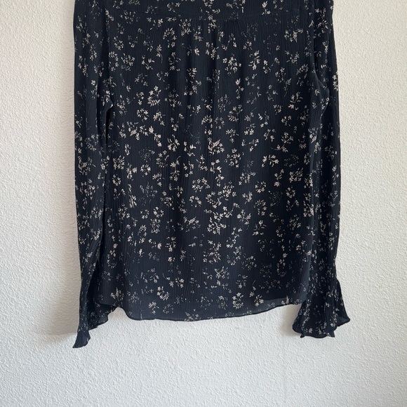 Go by Gosilk Womens Small Popover Blouse Floral Wrinkle Fabric Dainty Preppy - Picture 7 of 9